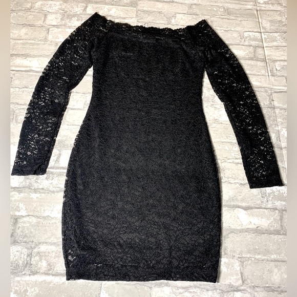 BIŌSHE: LACE LONG SLEEVE BODYCON DRESS - Picture 4 of 5